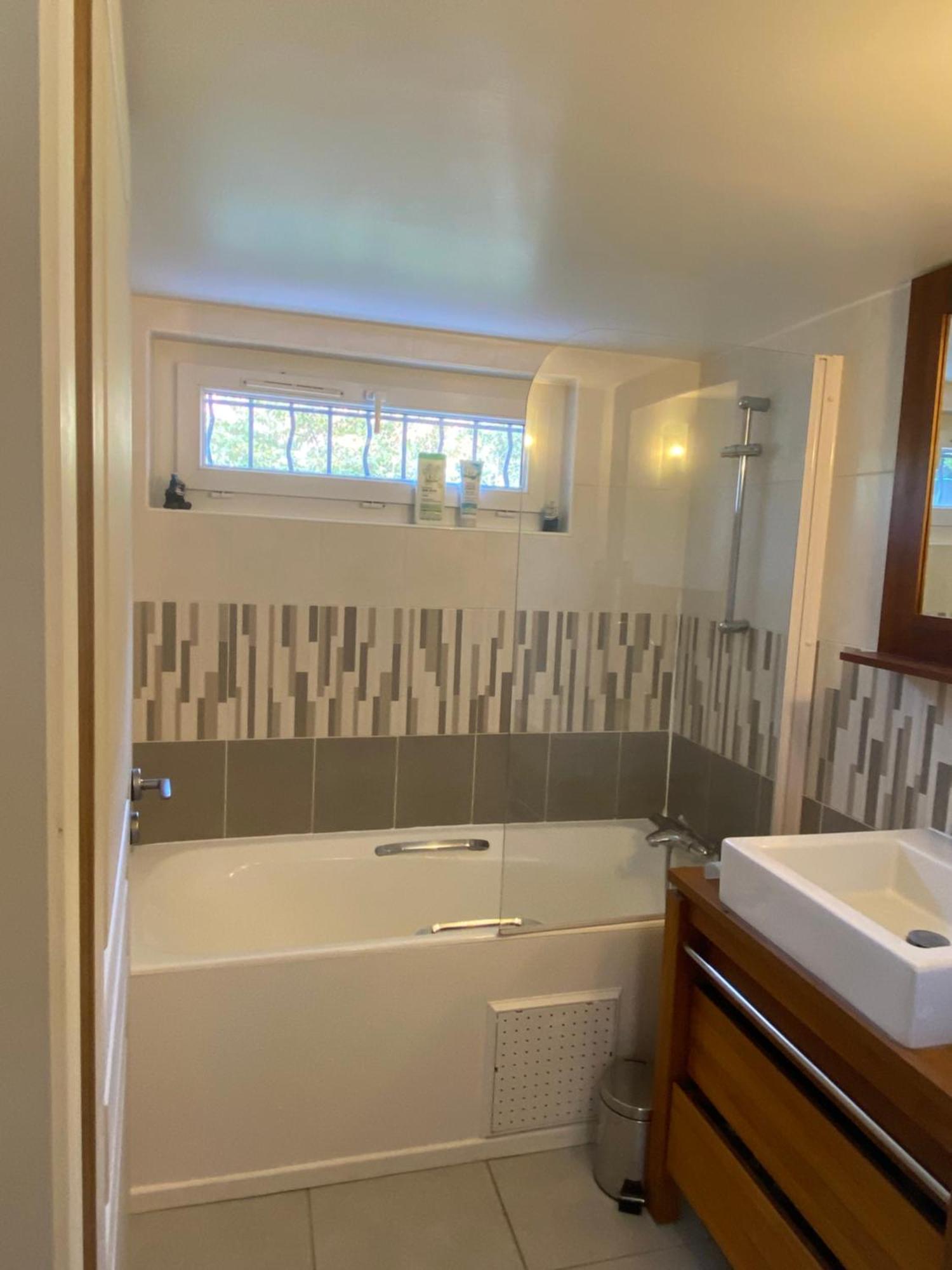 Chambre En Duplex, Entree Autonome, Sdb Privative Taverny Exterior photo